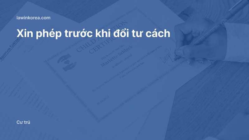 Cận cảnh bàn tay ký giấy tờ: Đã làm hoạt động mới trước khi được cho phép đổi tư cách lưu trú: mức phạt và thứ tự đúng